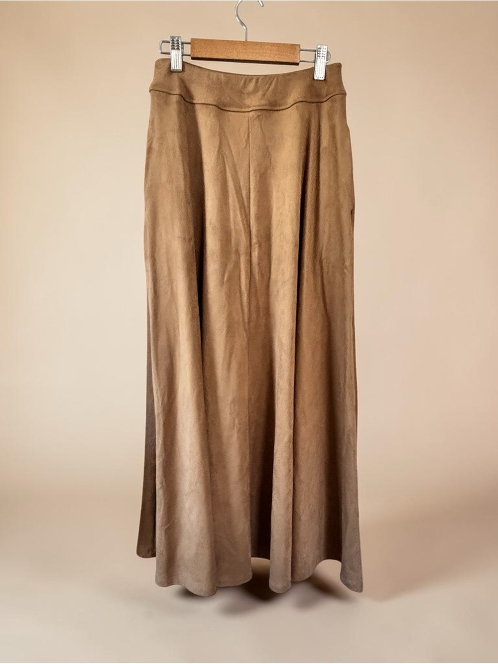 HALARA NWT High Waisted Suede Midi Casual Flare Skirt with Pockets - Picture 2 of 10